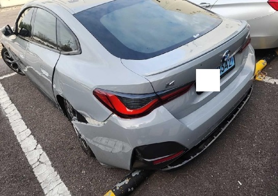 2024 BMW i4 eDrive40, photograph 3