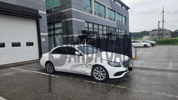 2019 Mercedes-Benz E220 d 4Matic, photograph 3