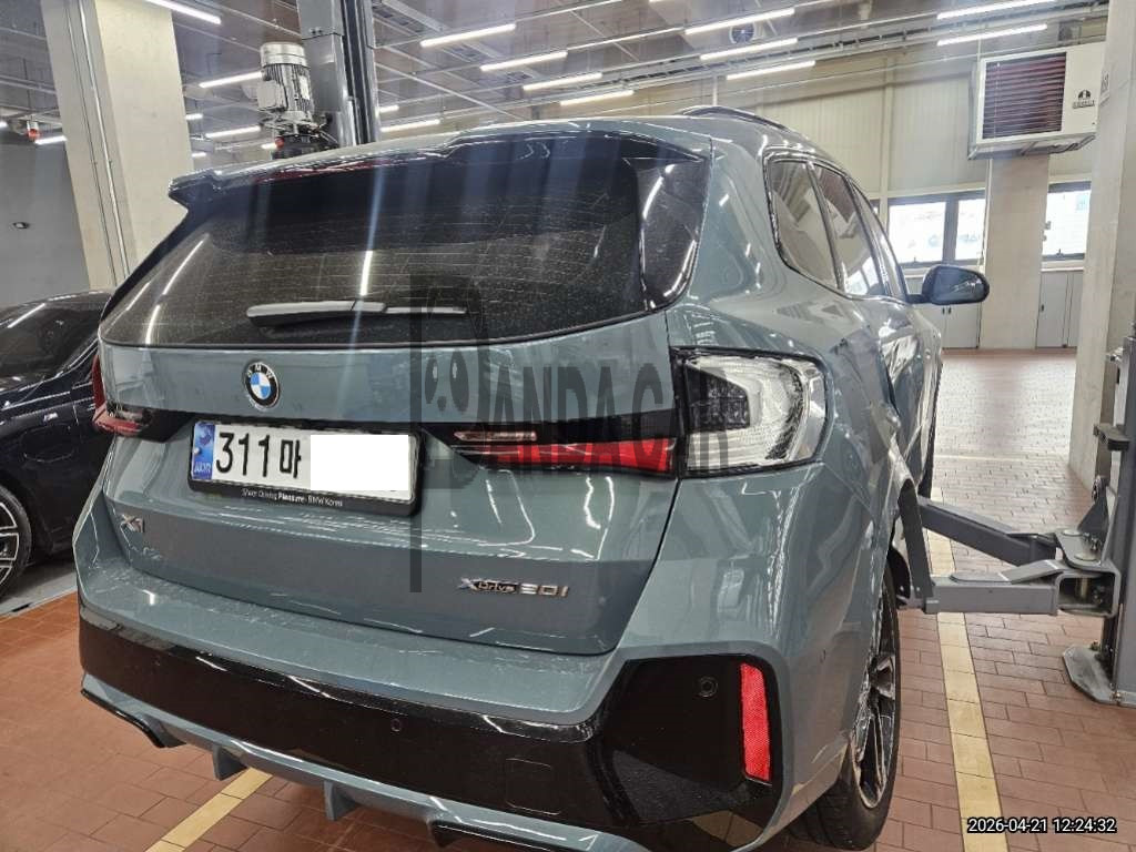 2025 BMW X1 xDrive20i, photograph 3