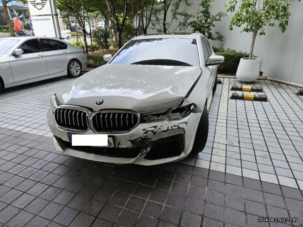2021 BMW 520i, photograph 3