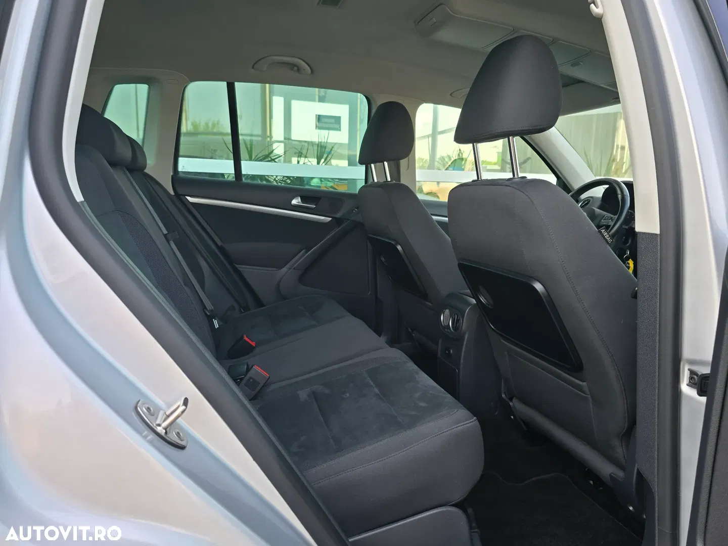 2014 Volkswagen Tiguan 2.0 TDI DPF 4Motion BlueMotion Technology DSG Sport & Style, photograph 12