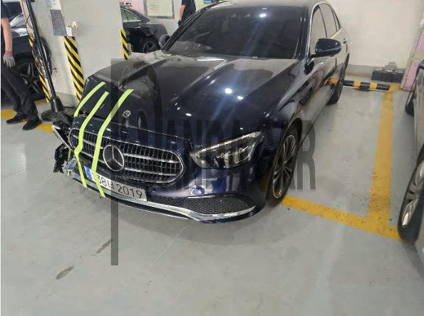 2021 Mercedes-Benz E250, photograph 1