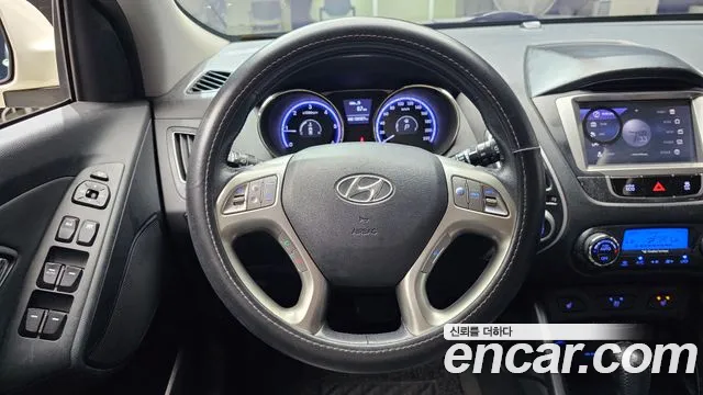 2012 Hyundai Tucson Diesel 2WD LX20, photograph 11
