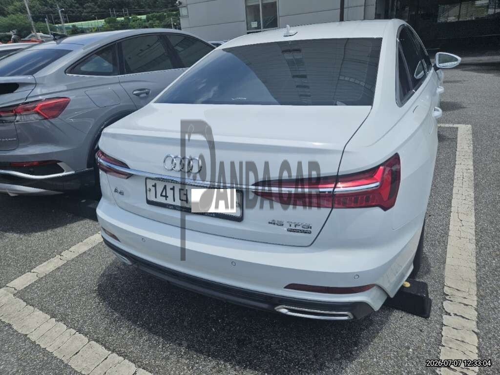 2020 Audi A6 45 TFSI quattro, photograph 2