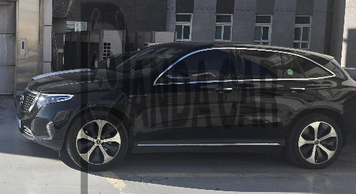 2020 Mercedes-Benz EQC 400 4MATIC, photograph 7