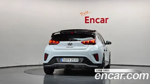 Hyundai Veloster 1.6 Turbo Sport — photo 1 of 33