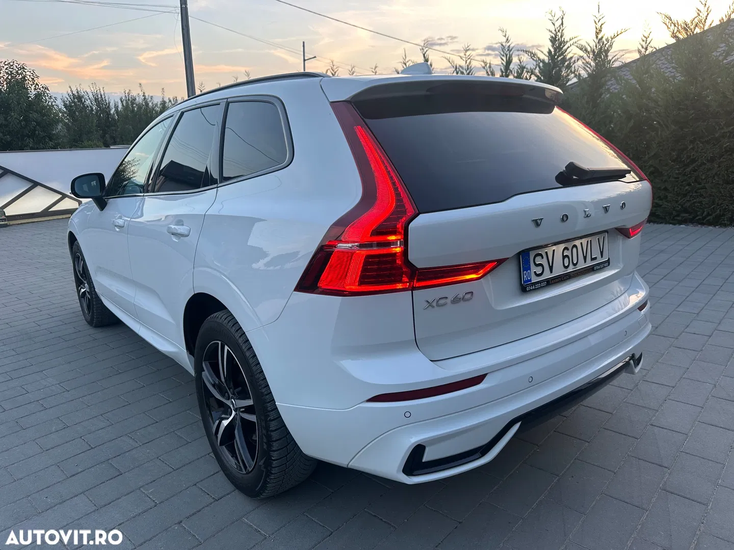 2022 Volvo XC 60 B4 MHEV AWD R-Design, photograph 10