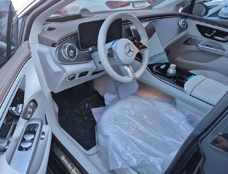 2022 Mercedes-Benz EQE350 +, photograph 5