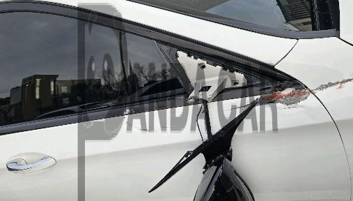2017 Mercedes-Benz E300, photograph 2