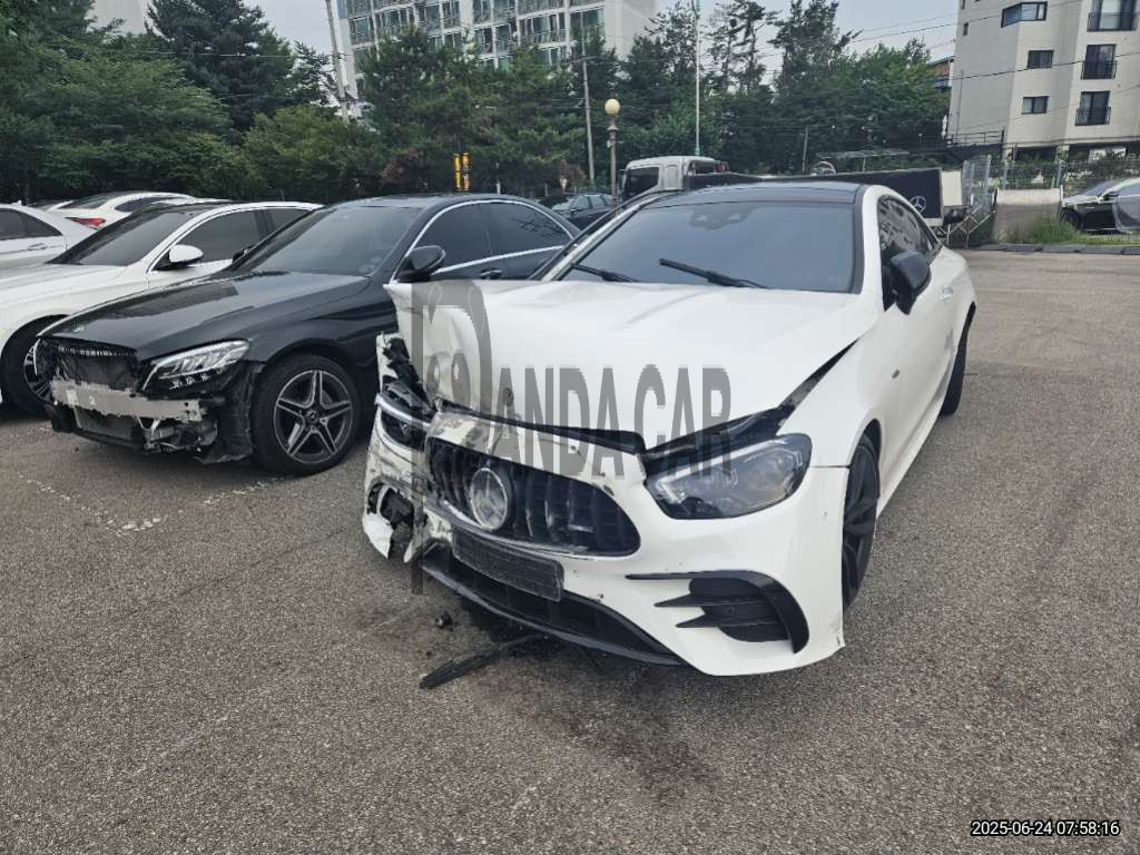 2023 Mercedes-AMG E53 4MATIC + Coupe, photograph 4