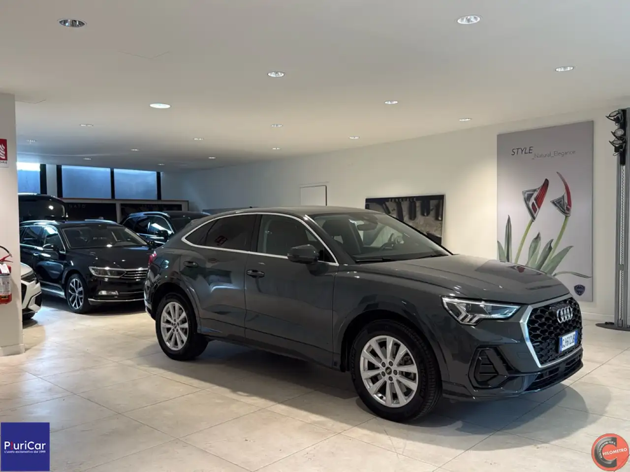 2022 Audi Q3 SPB 45TFSIe PHEV S tronic Bus. Plus Navi LED 18”, photograph 2