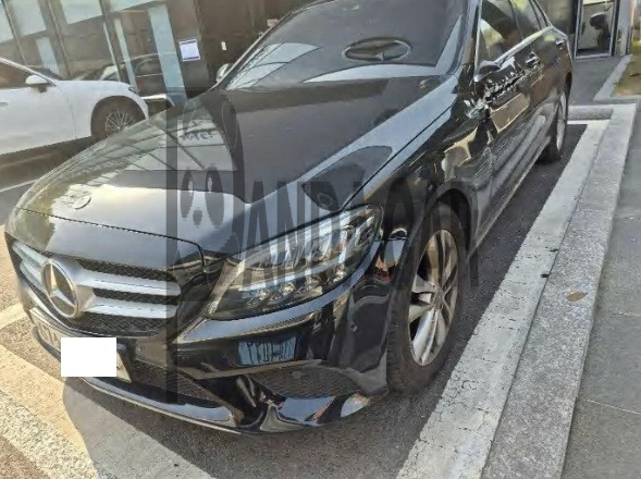 2019 Mercedes-Benz C220 d, photograph 2