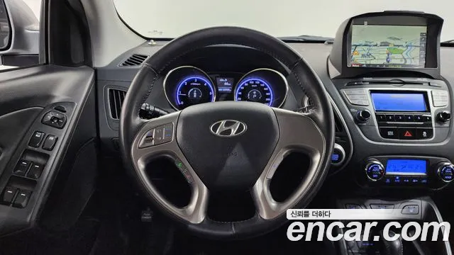 2011 Hyundai Tucson Diesel 2WD LX20, photograph 9