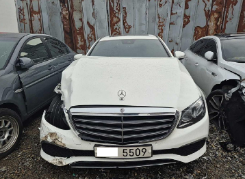 2019 Mercedes-Benz E220 d 4Matic, photograph 1