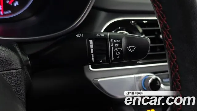 Genesis G70 2.0T AWD — photo 1 of 37