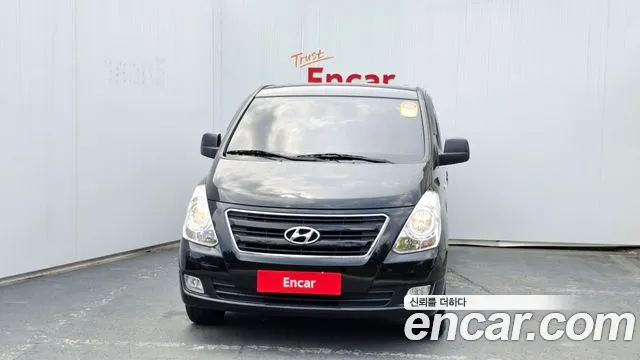 Hyundai Starex 5-Seater VAN — photo 1 of 30