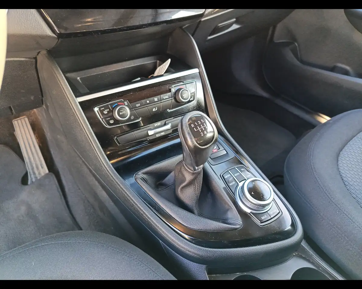 2016 BMW 216 - 216d Active Tourer Advantage, photograph 12