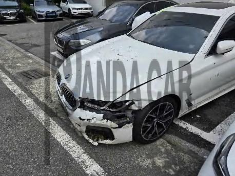2022 BMW 530i, photograph 2