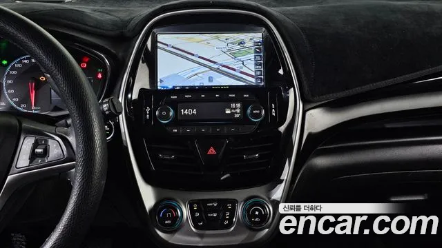 2017 ChevroletGMDaewoo Spark LTZ, photograph 3