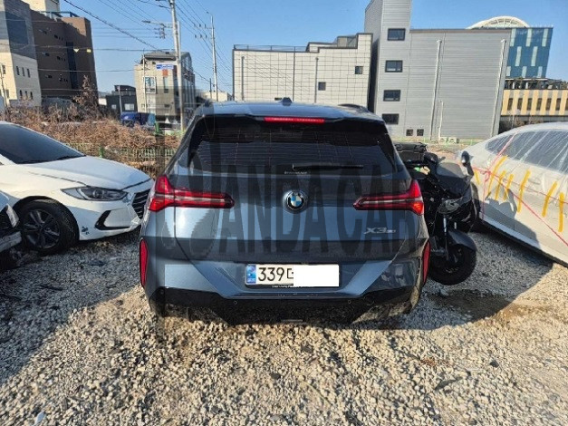 2025 BMW X3 20 xDrive, photograph 3