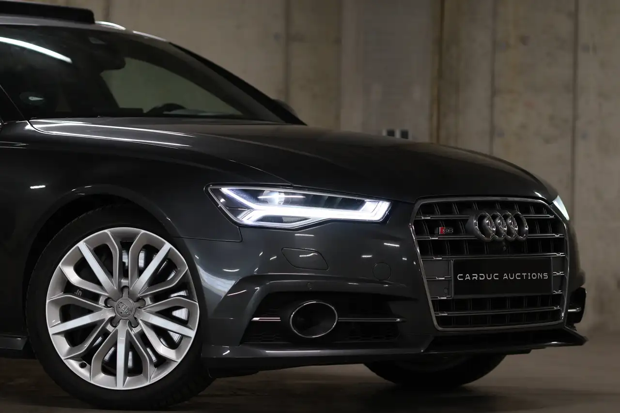 2016 Audi S6 S6 Avant, photograph 3