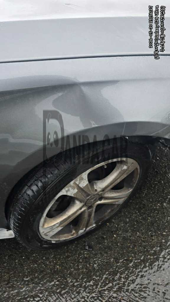 2018 Mercedes-Benz E200, photograph 3