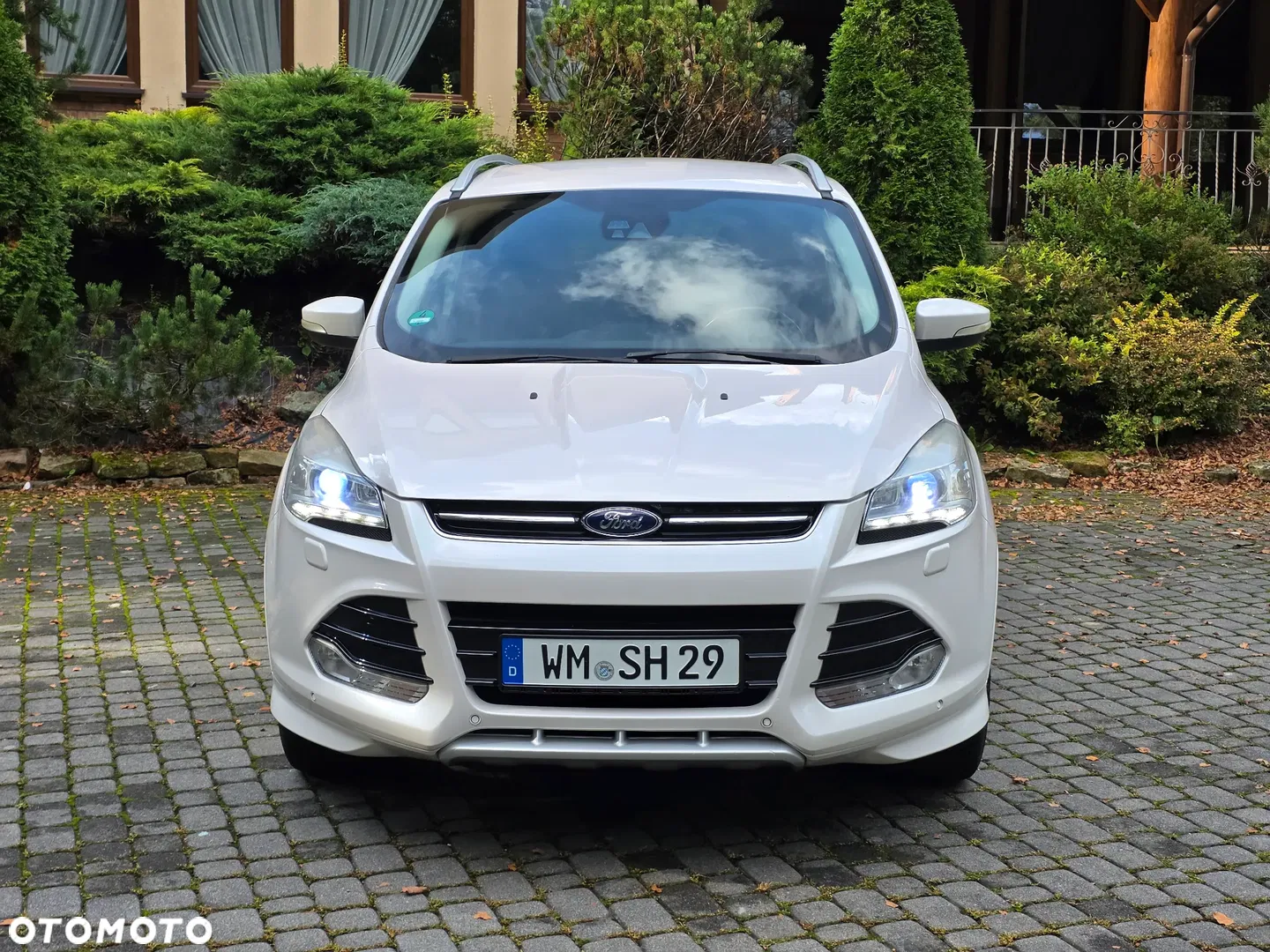 2014 Ford Kuga 2.0 TDCi 4x4 Individual, photograph 3