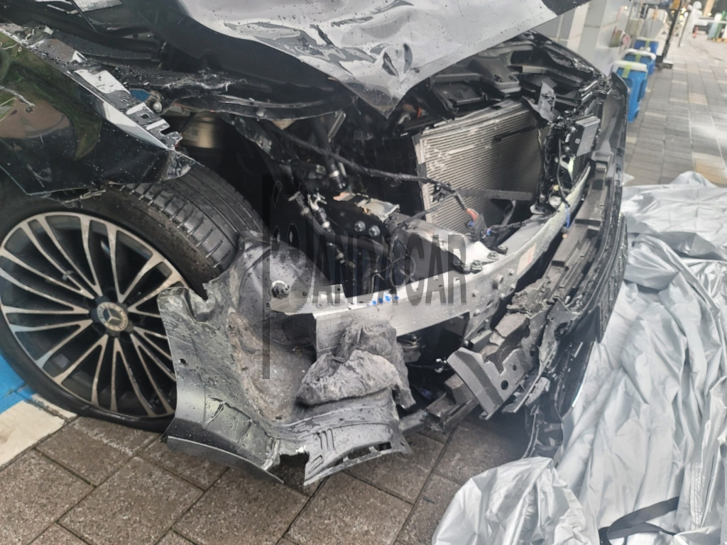 2025 Mercedes-Benz S 350 d 4MATIC, photograph 5