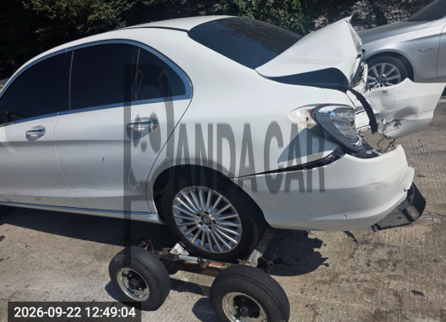 2017 Mercedes-Benz C220 d, photograph 2