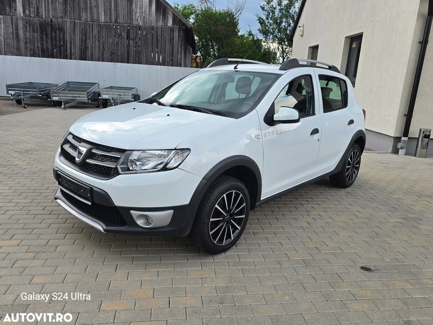 2013 Dacia Sandero 0.9 Stepway, photograph 1