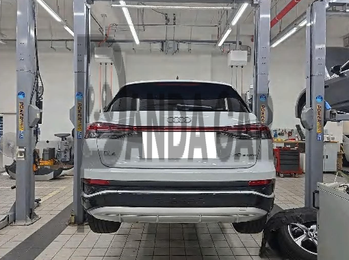 2023 Audi Q4 40 e-tron, photograph 2