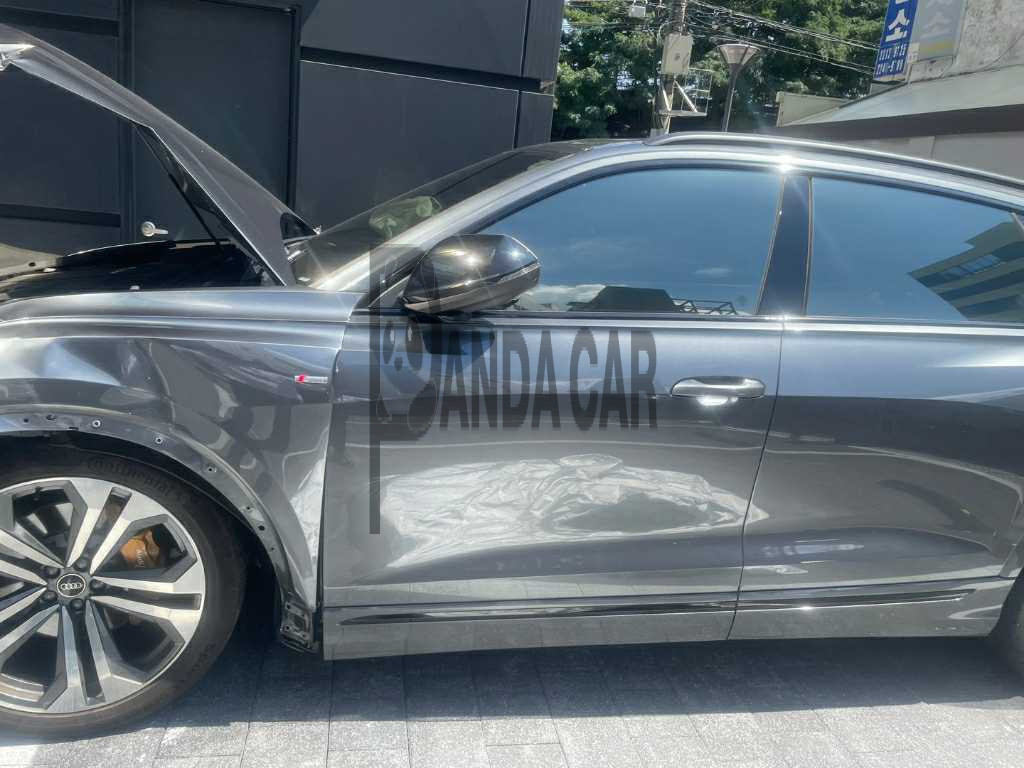 2023 Audi Q8 55 TFSI quattro, photograph 4