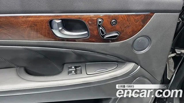 Hyundai Equus VS380 — photo 1 of 20