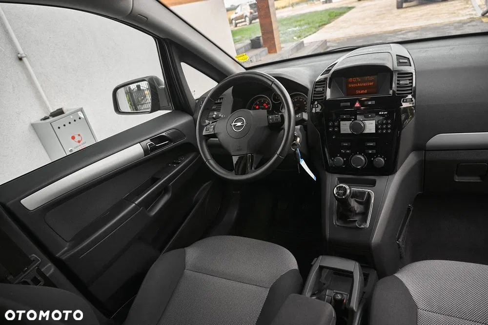 2011 Opel Zafira, photograph 4