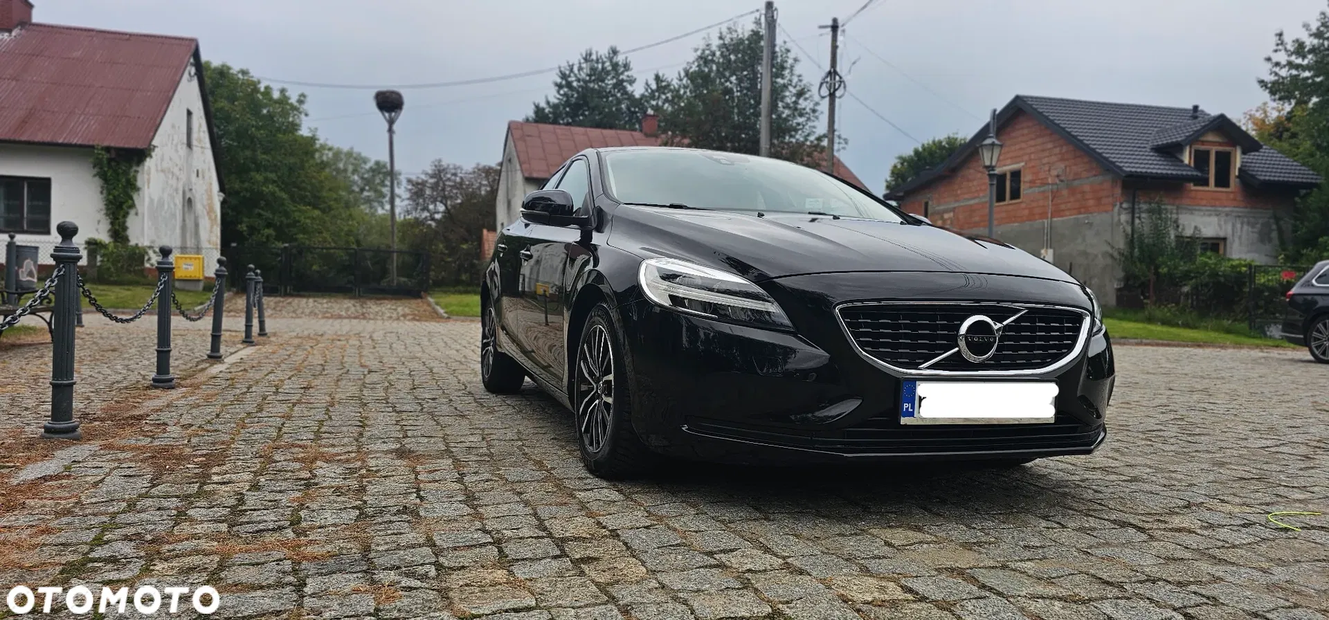 2019 Volvo V40, photograph 2
