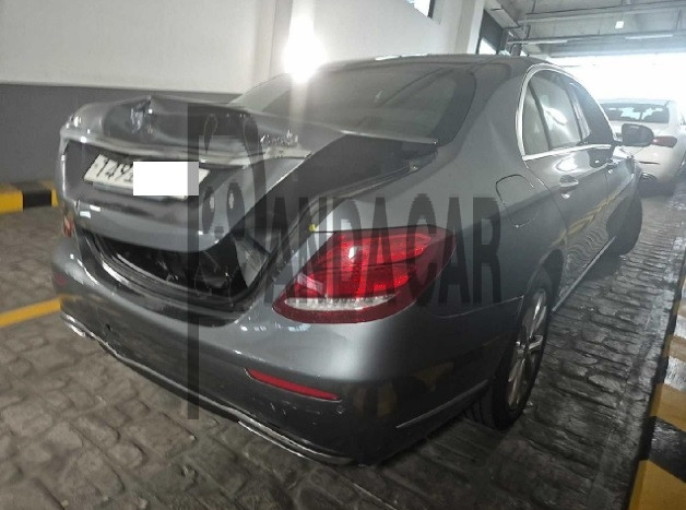 2020 Mercedes-Benz E 300 4MATIC, photograph 4