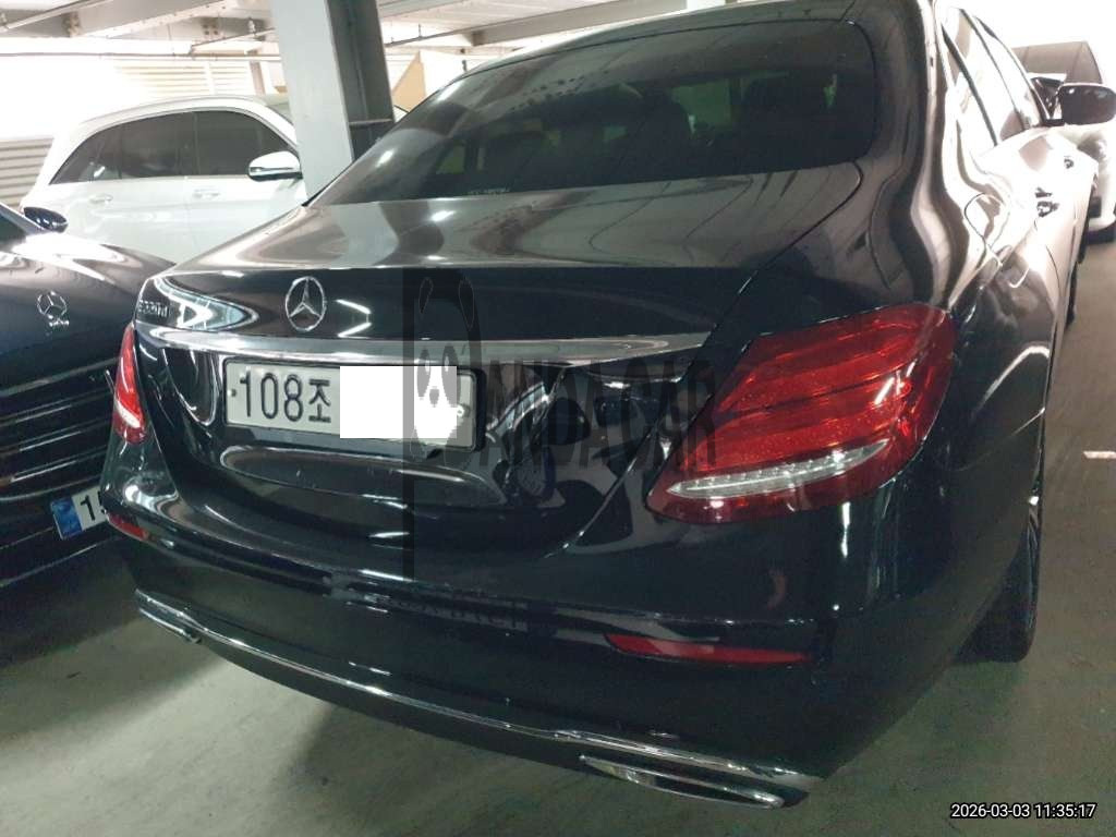 2020 Mercedes-Benz Benz E220 d, photograph 4