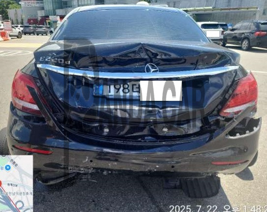2020 Mercedes-Benz Benz E220 d, photograph 1