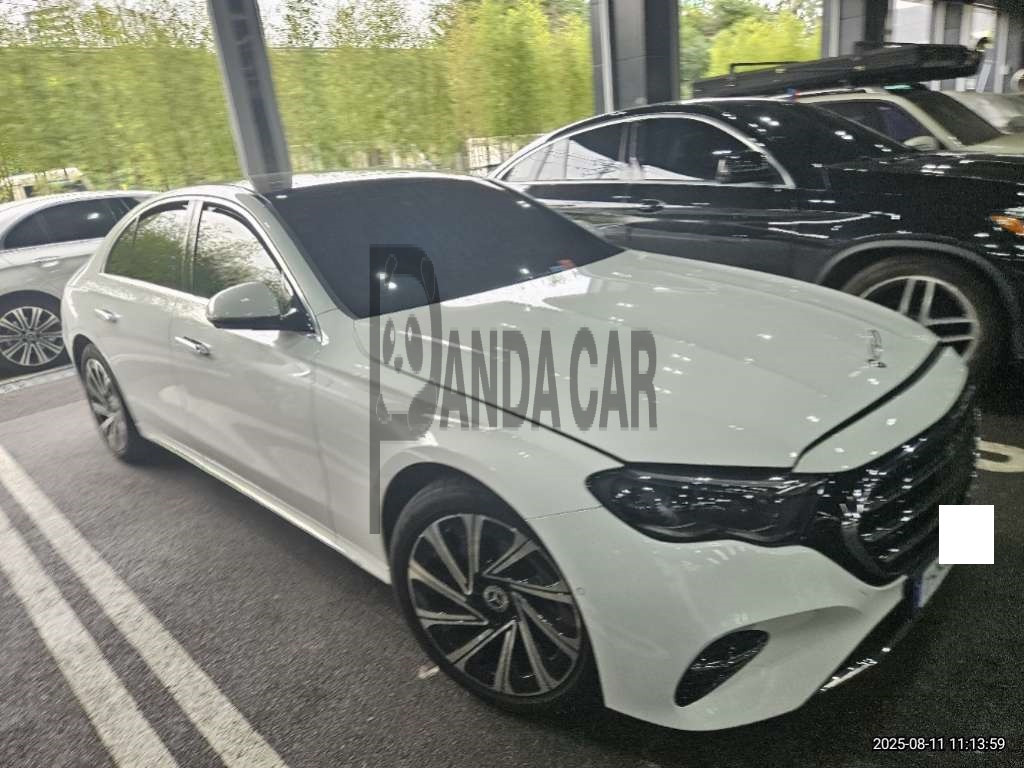 2024 Mercedes-Benz E 300 4MATIC, photograph 2