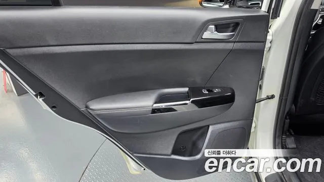 Kia Sportage Diesel 2WD Noblesse — photo 1 of 32