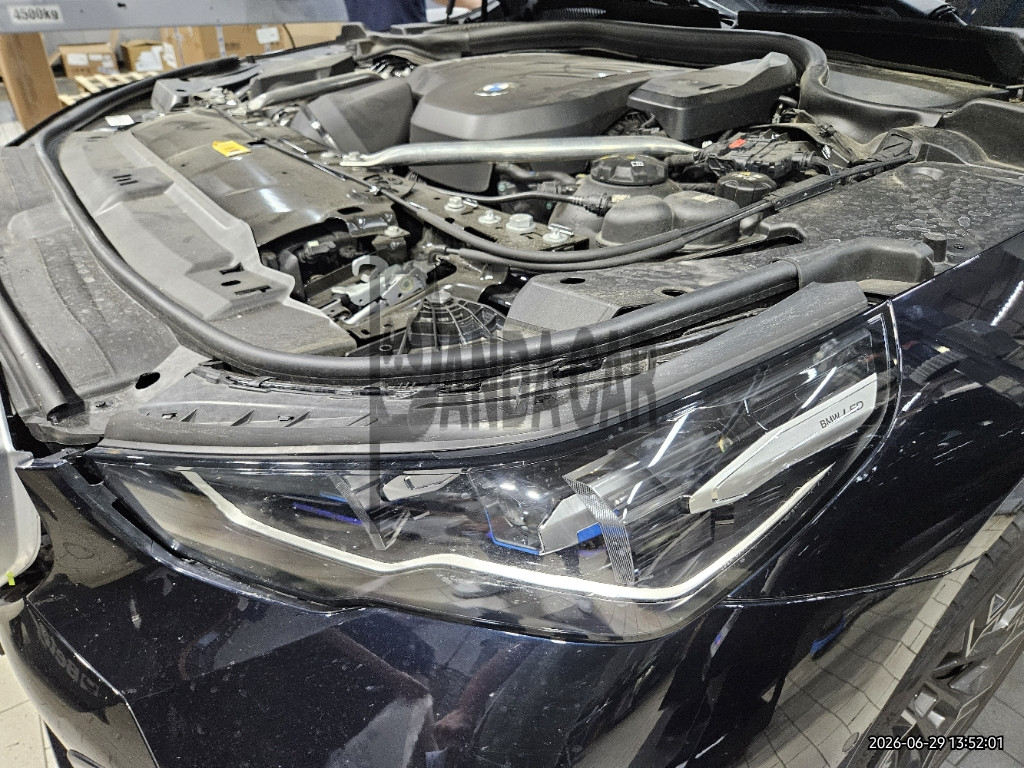 2025 BMW 530e, photograph 3