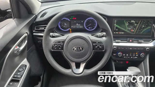 Kia Niro 1.6 HEV — photo 1 of 30