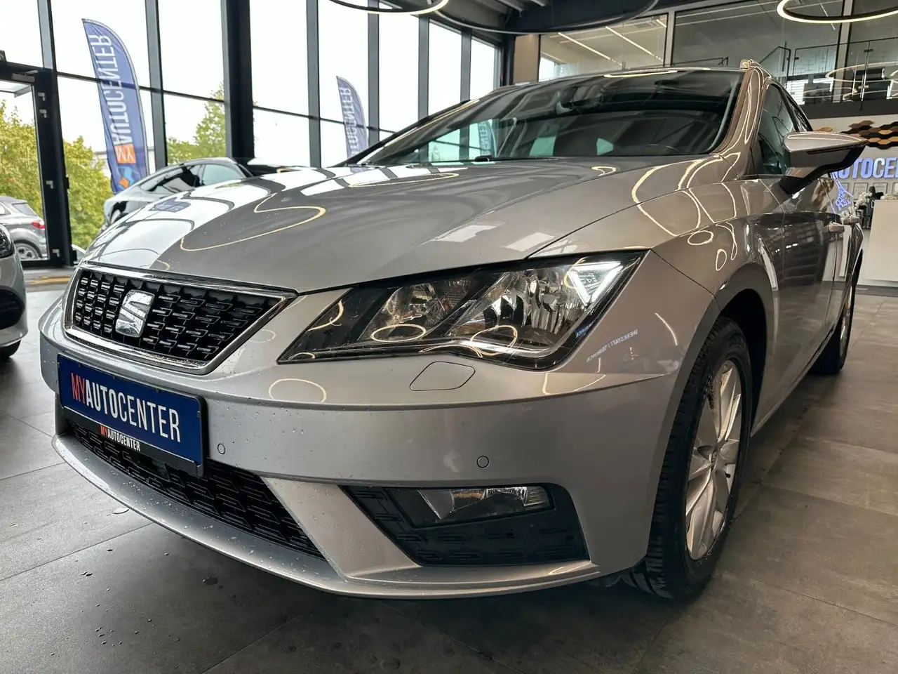 2018 SEAT Leon *TAMPO*NAV*CARPLAY*2-ZONEN*PDC*SitzHZ*, photograph 4