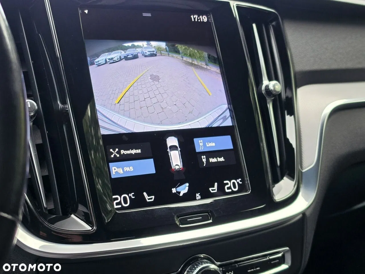 2021 Volvo V60, photograph 11