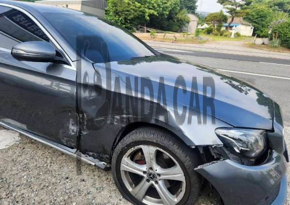 2017 Mercedes-Benz E220 d 4Matic 04ga9621, photograph 4