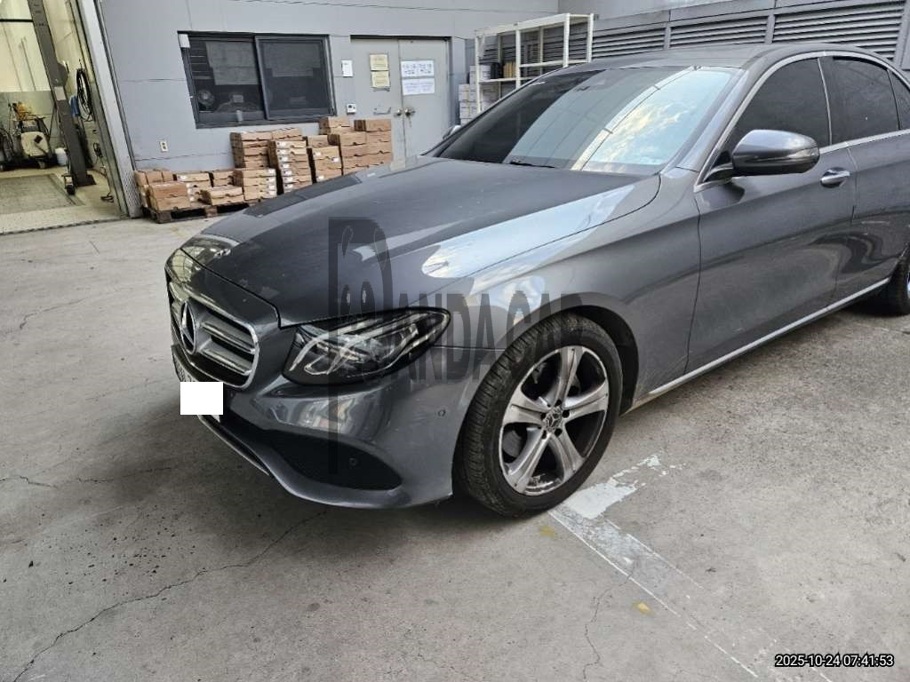 2018 Mercedes-Benz E200, photograph 4
