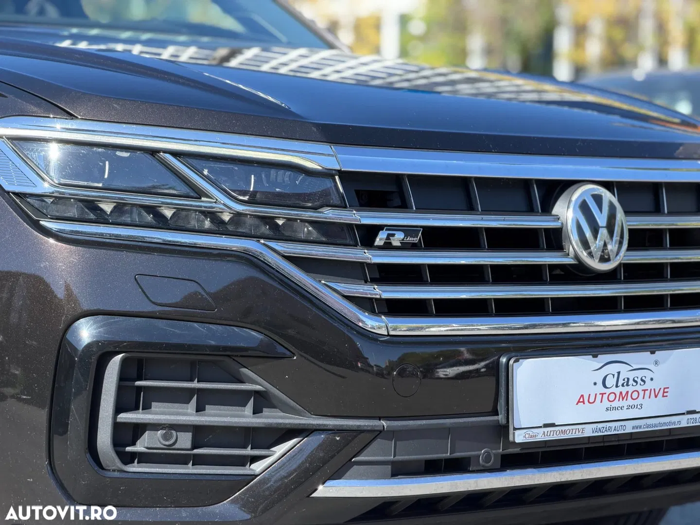 2019 Volkswagen Touareg V6 TDI 4MOTION R-Line, photograph 3