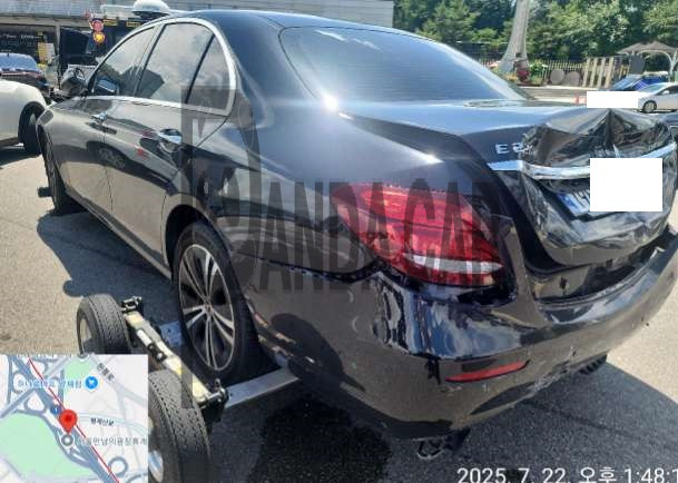 2020 Mercedes-Benz Benz E220 d, photograph 2