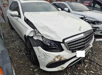 2019 Mercedes-Benz E220 d 4Matic, photograph 4