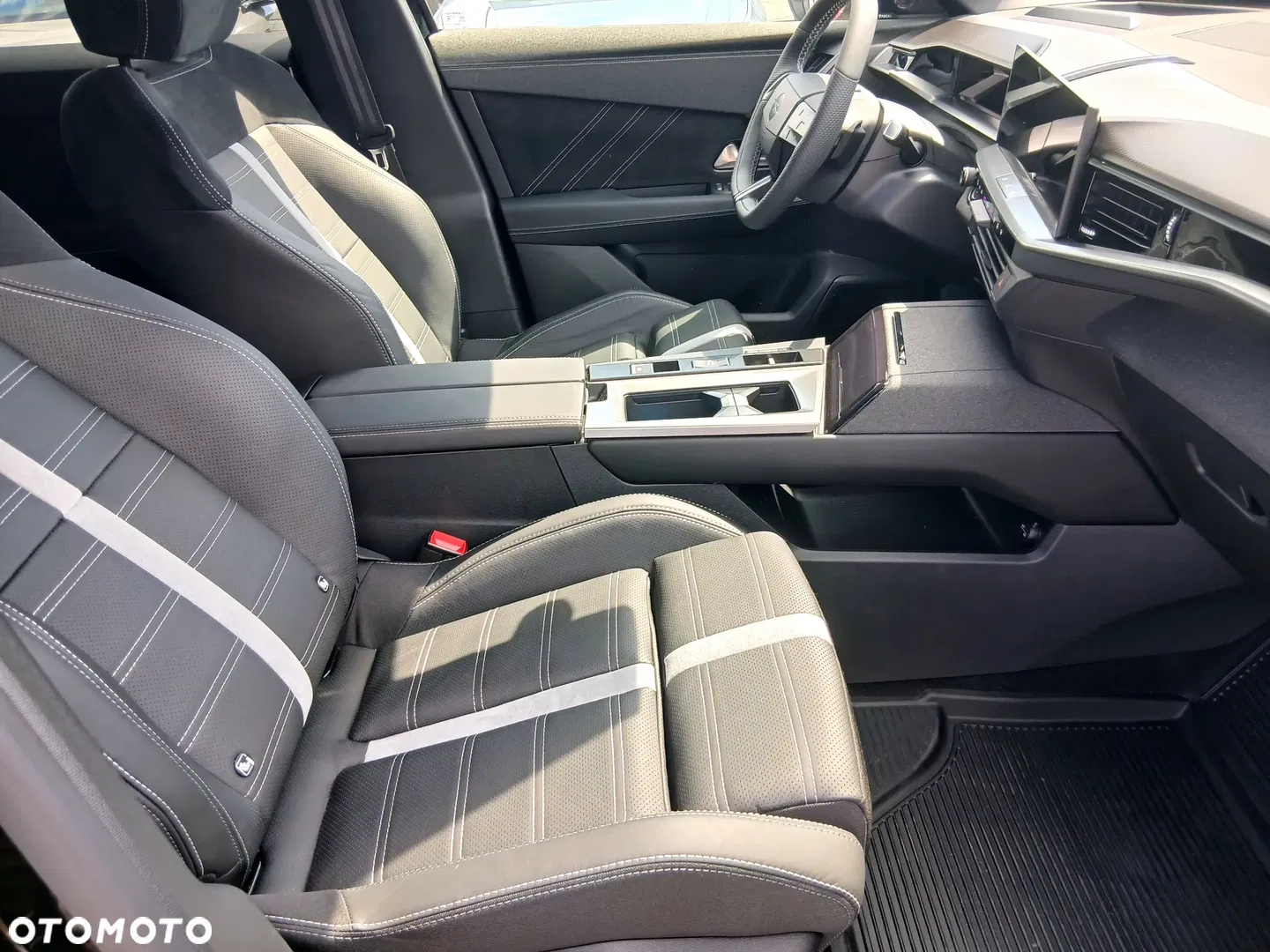 2025 Opel Grandland 1.2 mHEV GS eDTC6, photograph 10